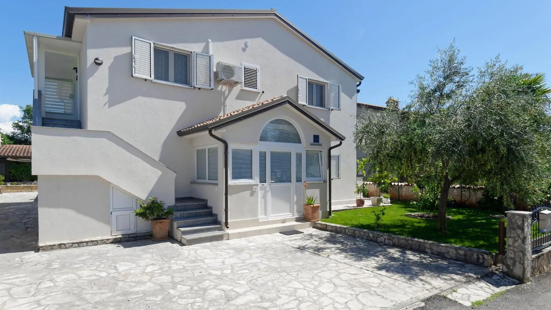 Apartments Sunliving By Rent Istria Vilanija
